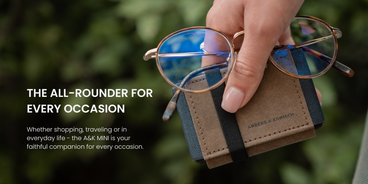 slim wallet with glasses